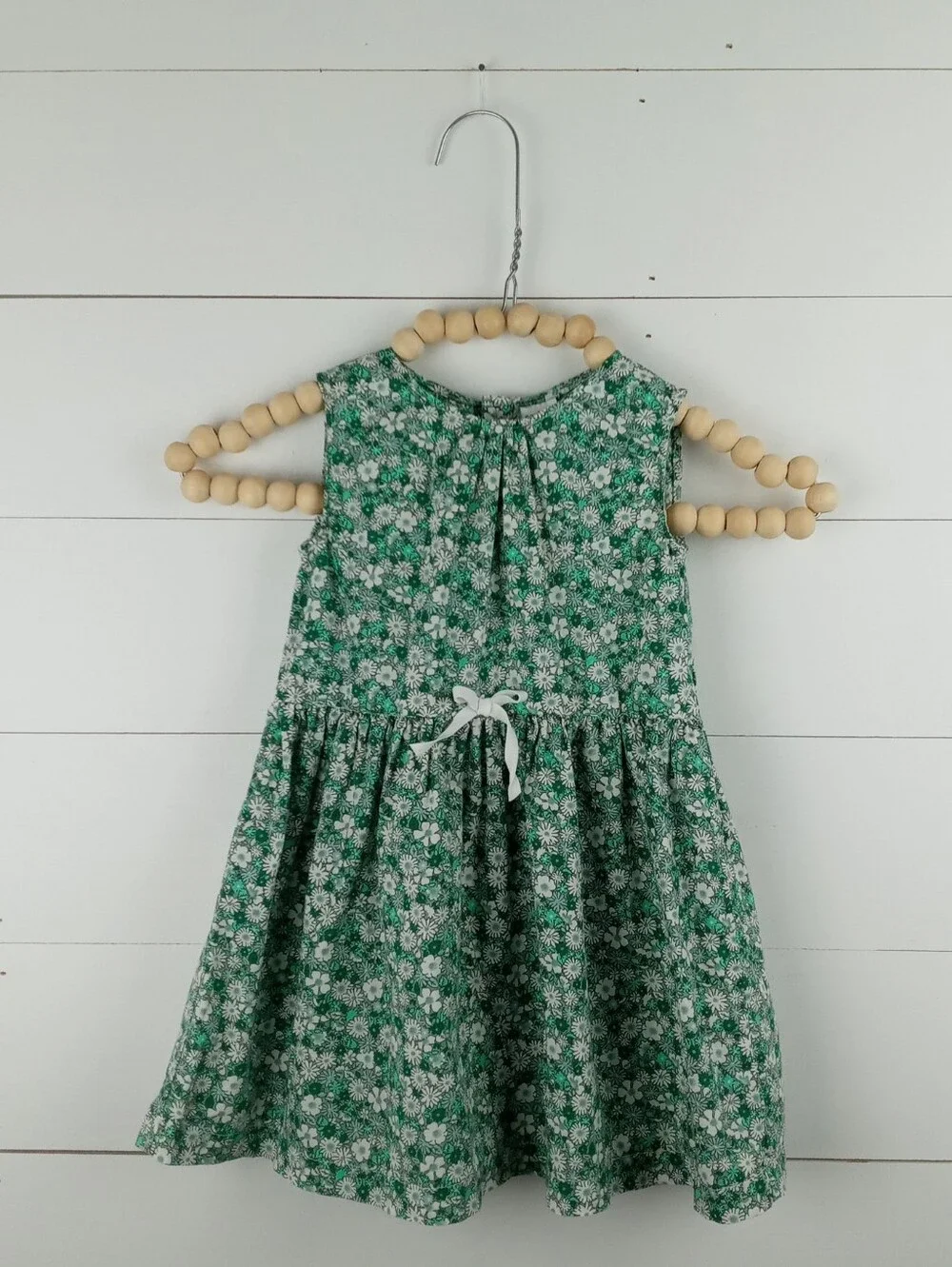 Carter's girls size 24 mos white and green small floral design dress pleated